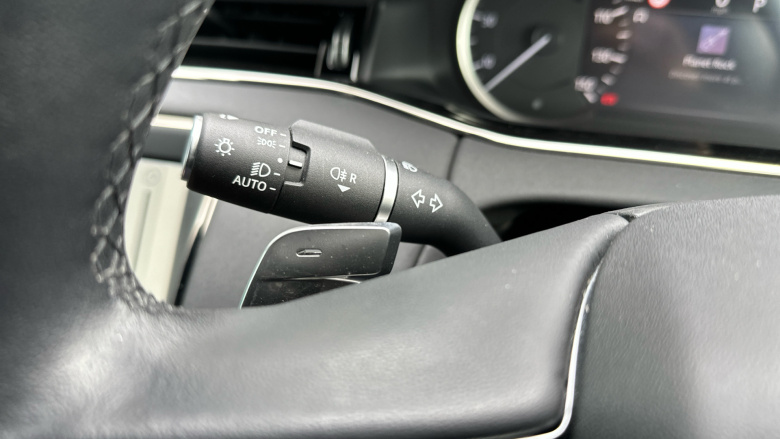 Land Rover Range Rover Evoque 2.0 D200 R-Dynamic SE 5dr Auto Diesel Hatchback